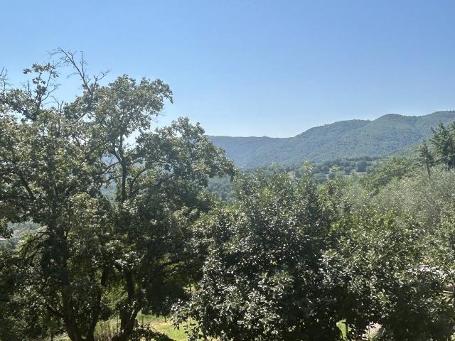 Casa in vendita a Vicchio, Toscana
