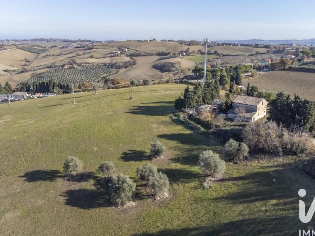 Casa in vendita a Trecastelli, Marche