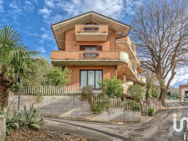 Casa in vendita a Marche, Fermo
