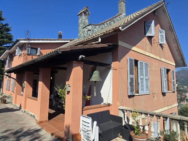 Casa in vendita a Val Polcevera, Serra Riccò