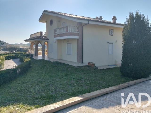 Casa in vendita a Città Sant'angelo, Abruzzo