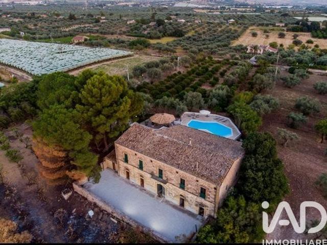 Casa in vendita a Roccazzo, Chiaramonte Gulfi