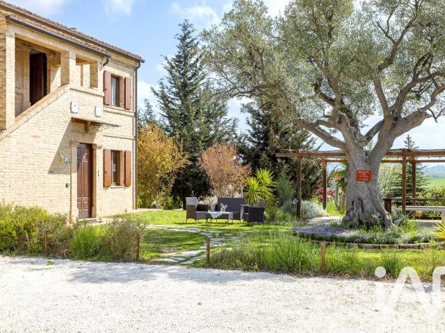Casa in vendita a Montefiore, Marche