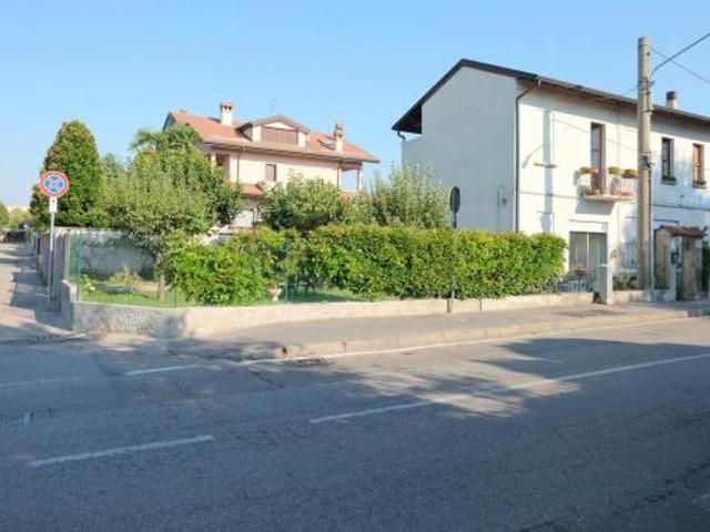 Villa Indipendente in vendita a Pogliano Milanese, Lombardia