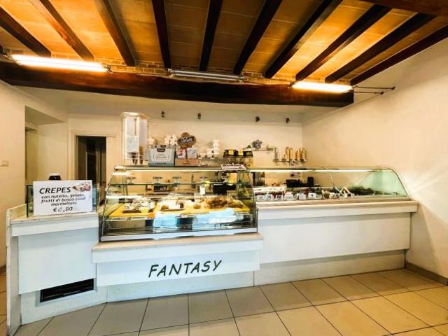 Locale Commerciale in affitto a Langhirano, Reggio Emilia