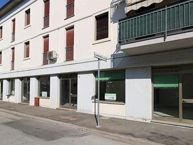 Locale Commerciale in vendita a Unione dei comuni della Bassa Romagna, Conselice