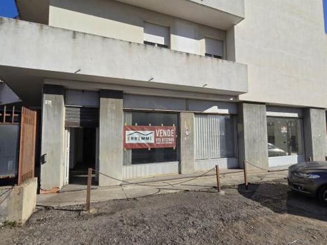 Locale Commerciale in vendita a Piemonte, Biella