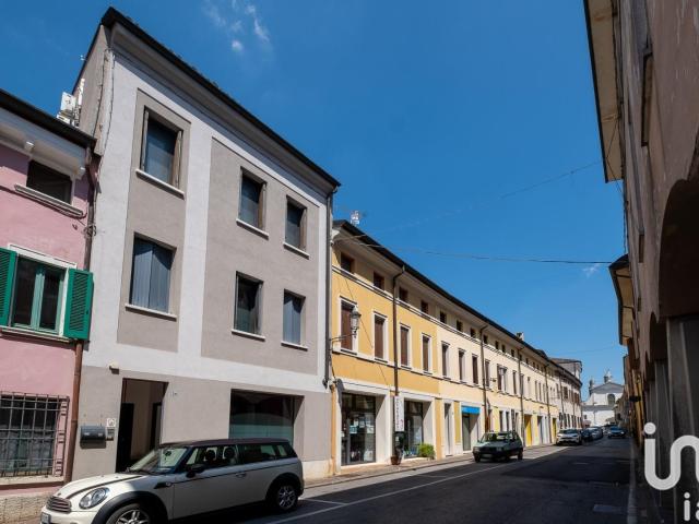 Casa in vendita a Castel Goffredo, Lombardia