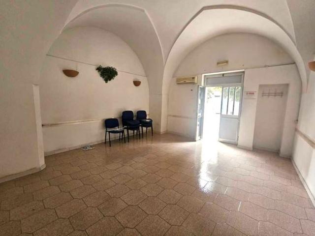 Ufficio in vendita a Puglia, Taranto