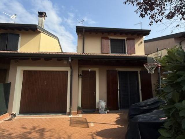 Appartamento in vendita a Castelvetro Piacentino, Piacenza