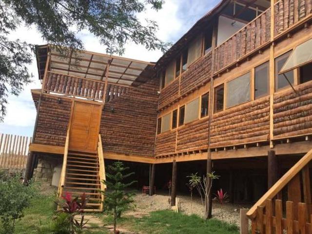 VENDO 2 CASAS EN MANCORA A PRECIO DE REMATE