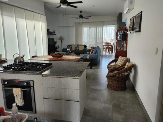 Vendo / alquilo hermosa residencia en Punta Barco Viejo