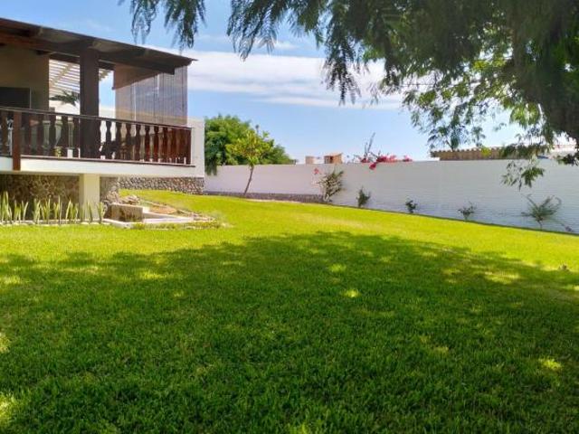 VENDO AMPLIA CASA EN URBANIZACION LAS PALMERAS MEJIA