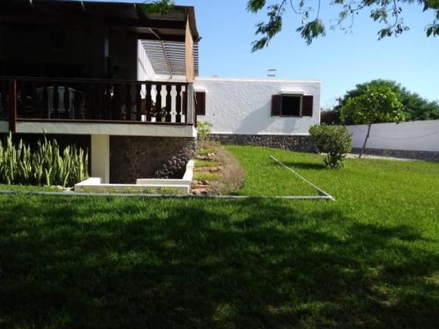 VENDO AMPLIA CASA EN URBANIZACION LAS PALMERAS MEJIA