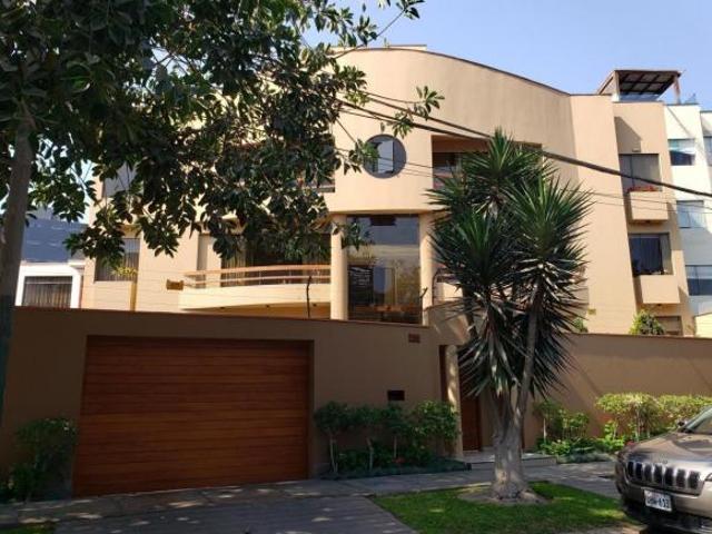 VENDO AMPLIO DUPLEX DE 6 DORMITORIOS EN SURCO