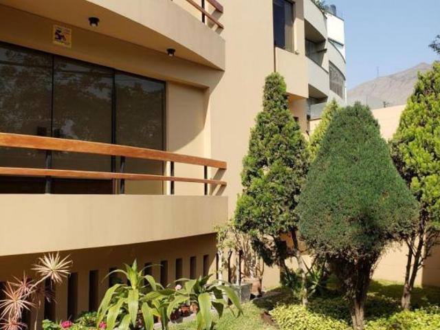 VENDO AMPLIO DUPLEX DE 6 DORMITORIOS EN SURCO