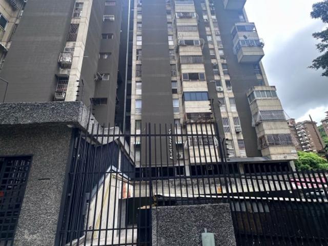 Apartamento en venta en Los Chaguaramos, Caracas