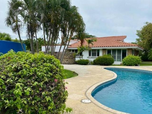 Vendo bellísima casa en Punta Barco Village