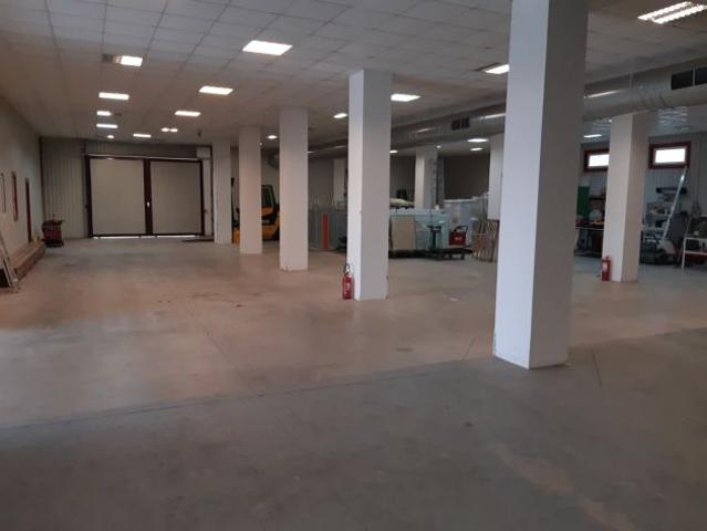 Capannone in vendita a Padova