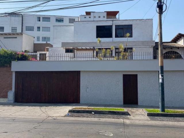 Terreno venta en Santiago De Surco, Lima Metropolitana