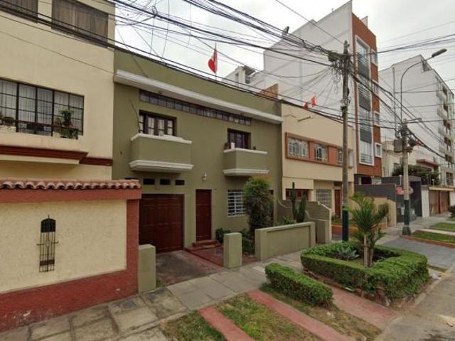VENDO CASA COMO TERRENO EN PUEBLO LIBRE