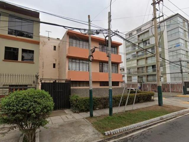 VENDO CASA COMO TERRENO EN PUEBLO LIBRE