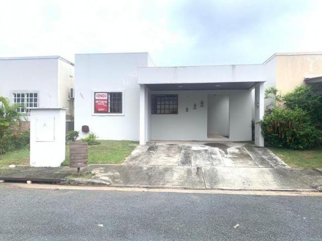 VENDO CASA EN ARBOLEDAS LOS OLIVOS LA CHORRERA