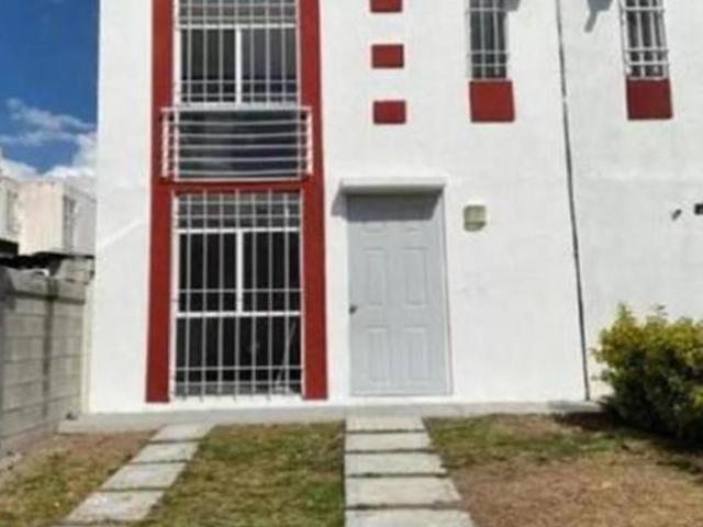 Vendo casa en Paseos del Pedregal, Querétaro. PRECIO DE REMATE