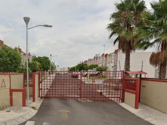 Vendo casa en Paseos del Pedregal, Querétaro. PRECIO DE REMATE