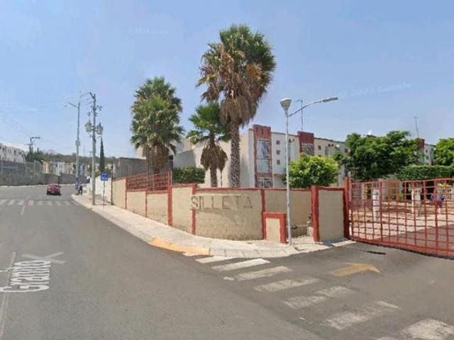 Vendo casa en Paseos del Pedregal, Querétaro. PRECIO DE REMATE