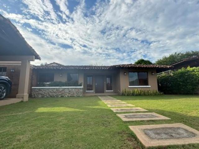 Vendo casa en villas del cubita