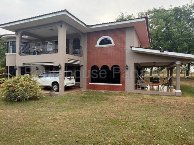 Vendo Casa Espectacular en Las Tablas 26 5820