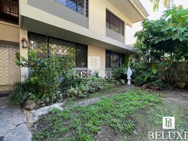 VENTA CASA GRANDE DE 3 APARTAMENTOS EN LA CRESTA 4