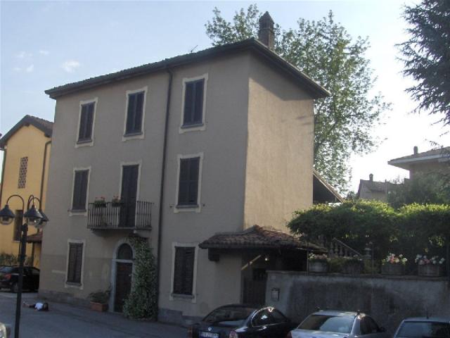Villa Indipendente in vendita a Merate, Lombardia