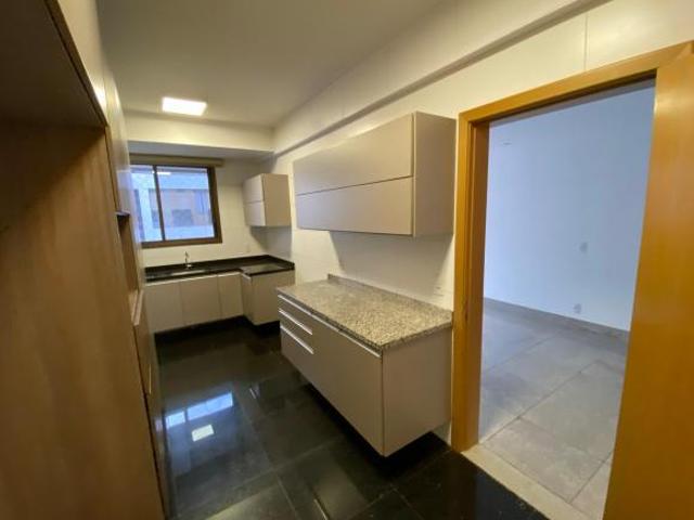 Apartamento venda em Região Geográfica Imediata do Distrito Federal, Região Integrada de Desenvolvimento do Distrito Federal e Entorno