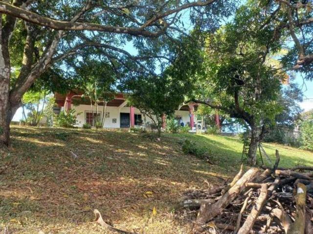 VENDO ESPETACULAR HACIENDA COLOMBIA EN VILLALOBOS PEDREGAL