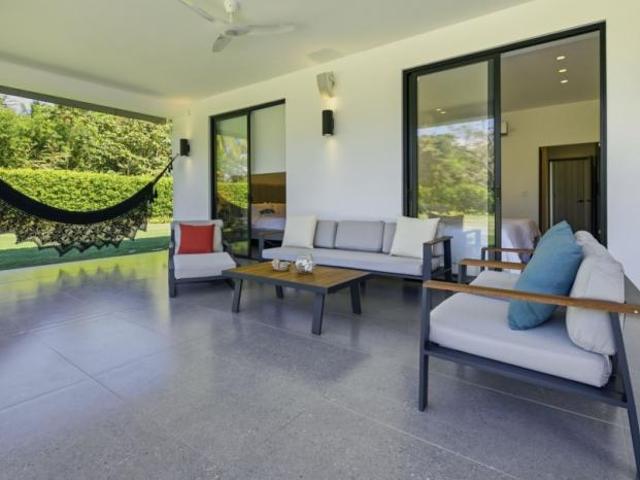 Vendo exclusiva casa con piscina y terraza, totalmente equipada