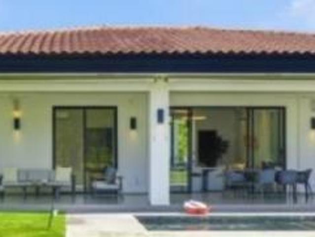 Vendo exclusiva casa con piscina y terraza, totalmente equipada