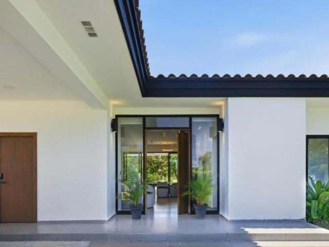 Vendo exclusiva casa con piscina y terraza, totalmente equipada