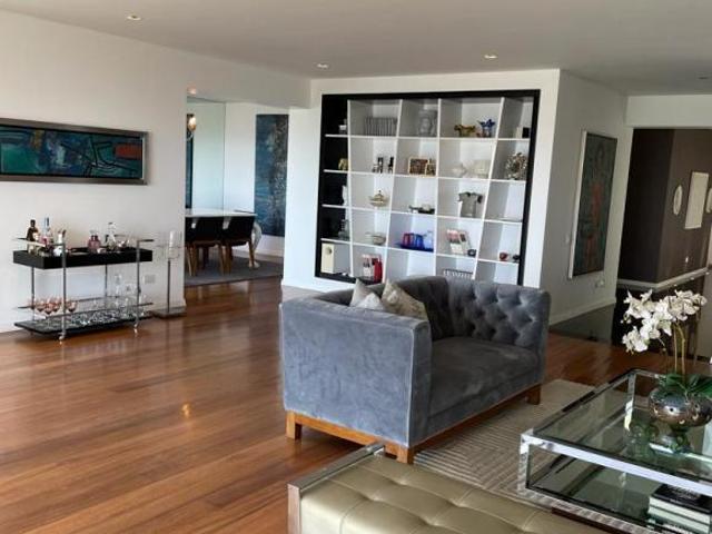 VENDO FINO DUPLEX EN CERROS DE CAMACHO