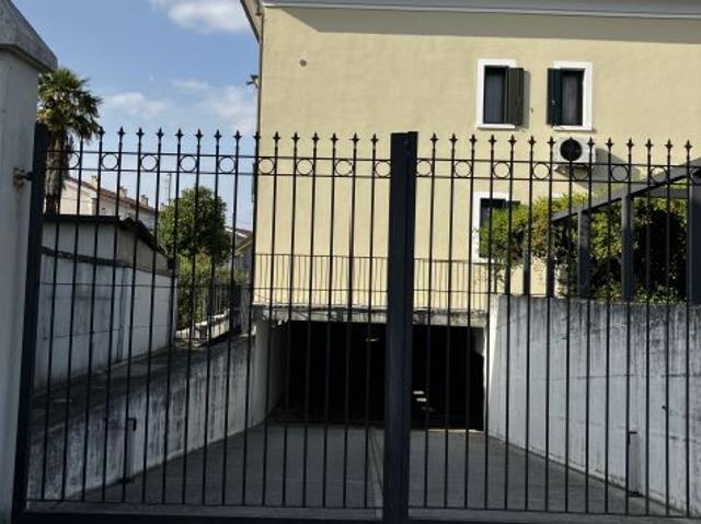 Box in vendita a Mira, Veneto