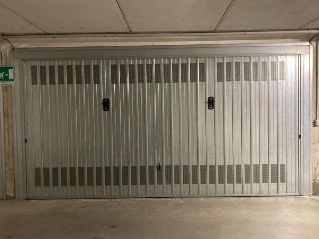 Box in vendita a Meda, Lombardia