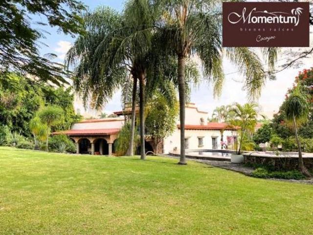 Vendo Hacienda estilo Colonial en Exclusivo fraccionamiento Lomas de Cocoyoc en Morelos