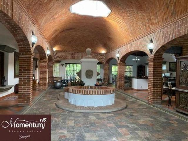 Vendo Hacienda estilo Colonial en Exclusivo fraccionamiento Lomas de Cocoyoc en Morelos