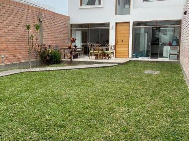 Vendo Hermosa casa en calle Alameda Costa Mar 1, Urb La Encantada, Chorrillos