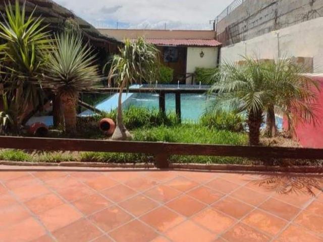 VENDO HERMOSA QUINTA, INCLUYE MOBILIARIO