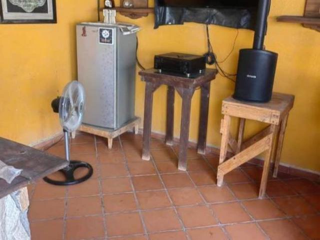 VENDO HERMOSA QUINTA, INCLUYE MOBILIARIO