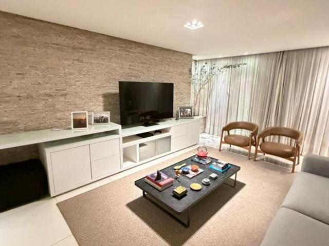 Apartamento venda em Região Geográfica Imediata do Distrito Federal, Região Integrada de Desenvolvimento do Distrito Federal e Entorno