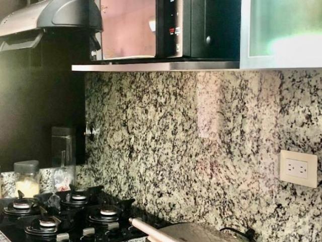 Vendo lindo por urgencia apartamento amoblado en altamira gardens