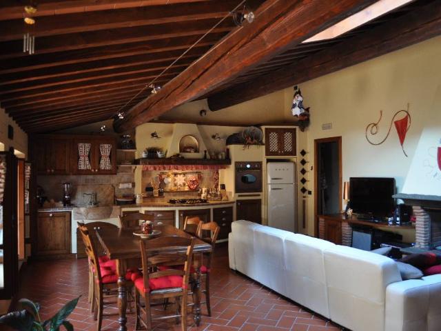 Attico in vendita a Uzzano E Castello, Toscana